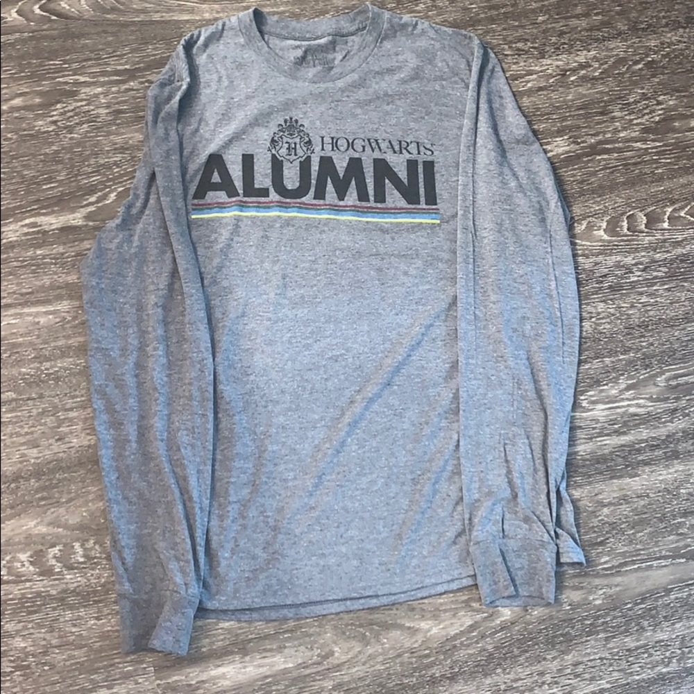 HOGWARTS ALUMNI SOFT LONG SLEEVE GRAY TEE SIZE M